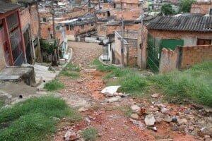 Moradores do Jd. Popular, em Carapicuíba, pedem infraestrutura em rua que não existe no mapa