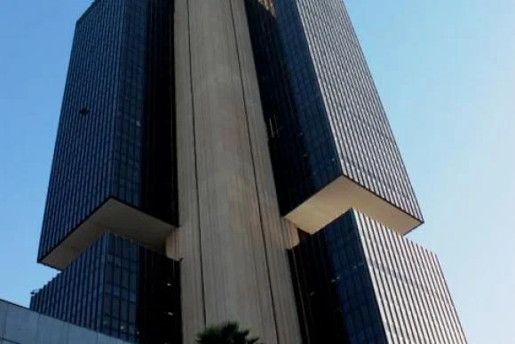 Começa a funcionar novo número do BC para reclamações e dúvidas