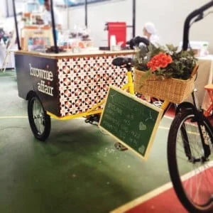 Shopping comemora 10 anos com Leoni e festival gastronômico