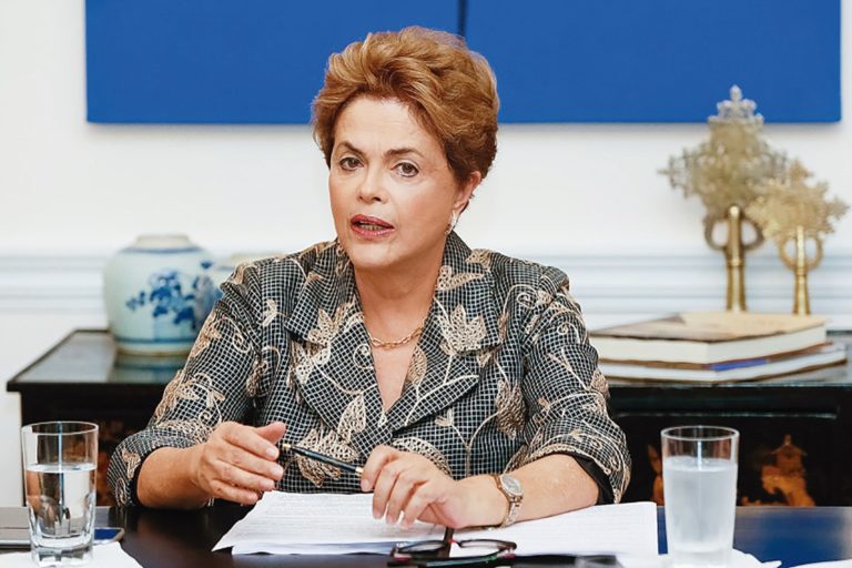 Dilma volta a questionar processo de impeachment