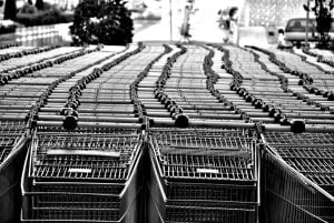 Apenas três em cada dez brasileiros são consumidores conscientes, mostra SPC Brasil