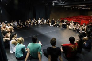 Sesi Osasco tem inscrições para oficinas de teatro gratuitas