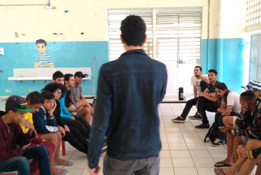 Estudantes desocupam escola em Barueri