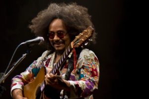 Chico Cesar se apresenta no Sesc Osasco