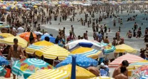 Médicos alertam para risco de complicações vasculares no verão