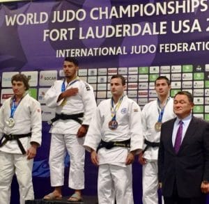 Mediador de escolas municipais de Osasco se consagra Campeão Mundial de Judô