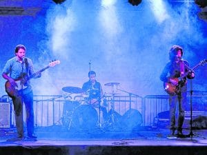 O trio apresenta um som com groove e repertório que vai do jazz ao rock e blues / Foto: Reprodução