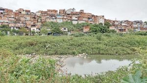 Cadê o piscinão? Abandono torna reservatório do Rochdale esgoto a céu aberto