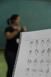 Barueri abre inscrições para curso gratuito de libras