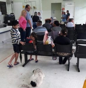 Vereadores flagram médicos fora do trabalho durante o expediente