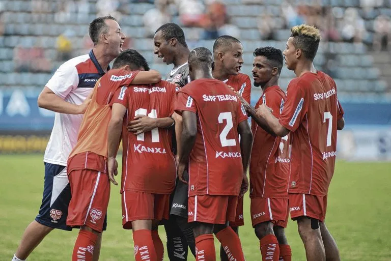 Embalado, Audax encara o Linense