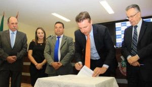 No aniversário da cidade, Itapevi assina contrato com Sesi
