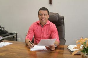 Lins quer ampliar participação da iniciativa privada na administração pública