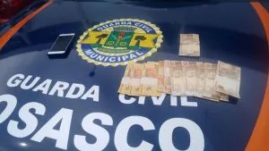 Após ser amarrado em poste, GCM prende homem que praticava "saidinha de banco" no Centro de Osasco