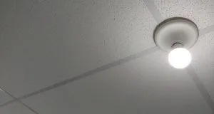 A bandeira amarela é ativada quando é preciso acionar mais usinas termelétricas, por causa da falta de chuvas / Foto: Reprodução