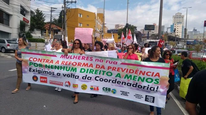 Ato no Dia Internacional da Mulher reuniu centenas na região central de Osasco / Foto: Carol Nogueira