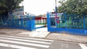 Moradores reclamam de vacinação meio período