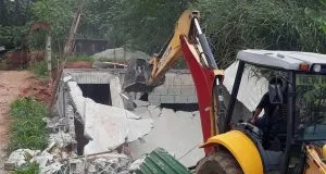 A Prefeitura de Carapicuíba vai desocupar todos os terrenos e está demolindo as construções em andamento na Cohab / Foto: Divulgação