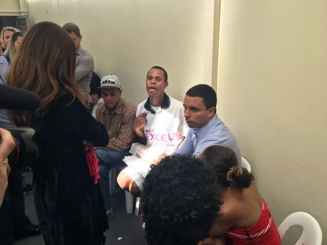 Prefeito Rogério Lins conversa com moradores de rua durante inauguração do novo Albergue Municipal do Centro