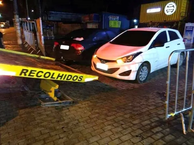 Operação acaba com pancadão e apreende carros irregulares na Inocêncio Seráfico