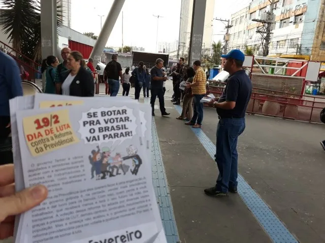 Sindicatos fazem manifestação contra reforma da previdência
