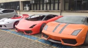 carros de luxo “piratas”