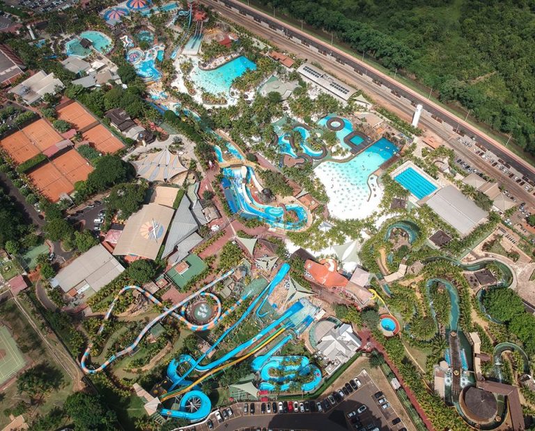 Moradores de Barueri e Carapicuíba têm 50% de desconto em parque aquático em dias de feriados municipais