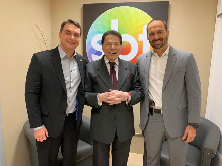 Eduardo Bolsonaro vem armado a Osasco gravar programa com Silvio Santos