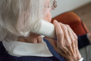 idoso telefone golpes aposentados inss
