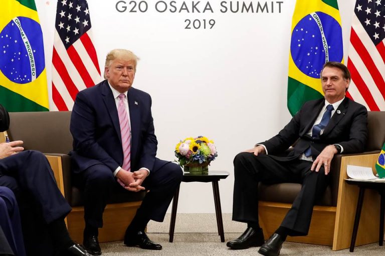 Trump diz que Bolsonaro faz “grande trabalho” no Brasil
