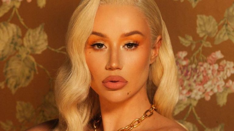 Iggy Azalea faz show em São Paulo no domingo (15)