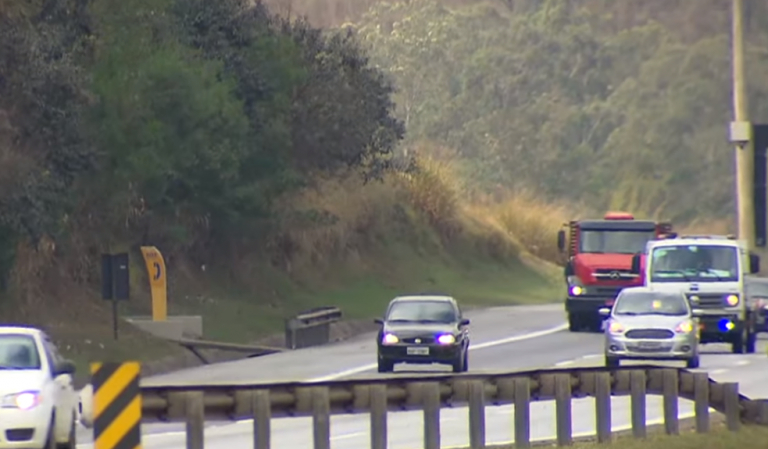 Bandidos fazem armadilha para roubar motoristas na Castello entre Osasco e São Paulo | Vídeo