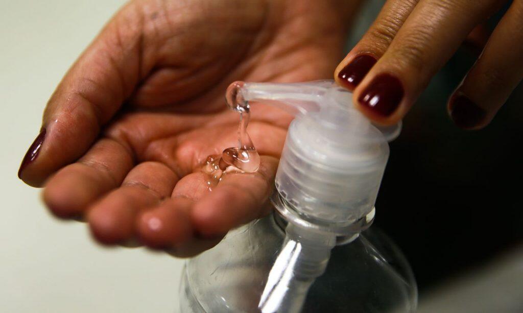 Álcool gel coronavírus