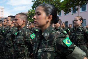 Serviço militar aberto às mulheres está em discussão no Senado