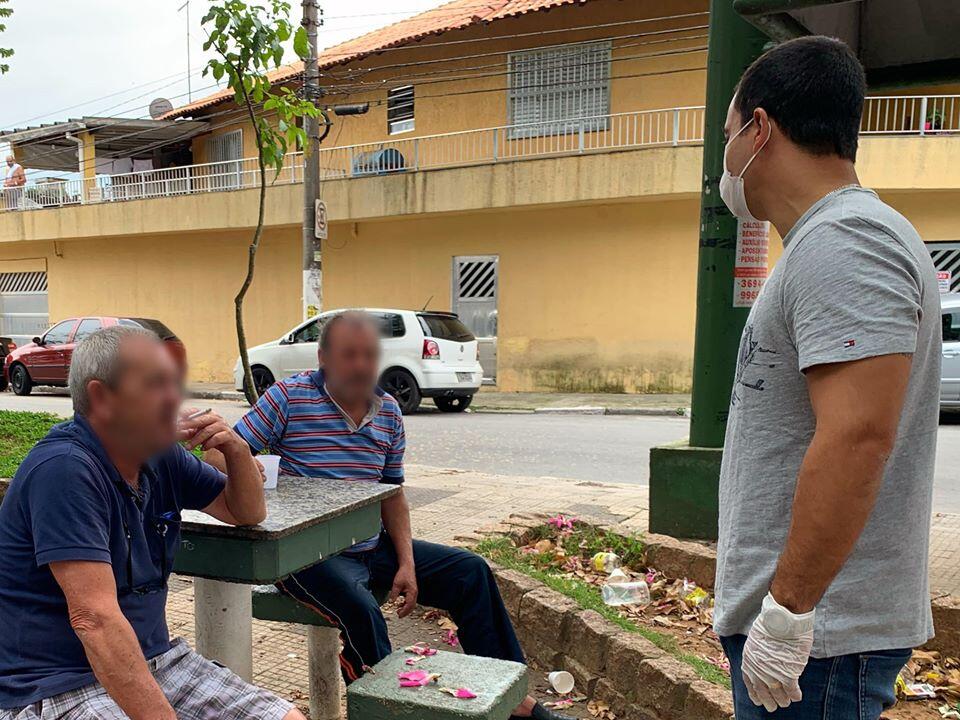 GCM e prefeito de Osasco mandam pessoas pra casa e fecham praças