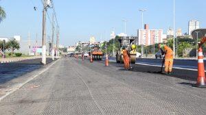 Ruas do centro de Barueri começam a receber novo asfalto