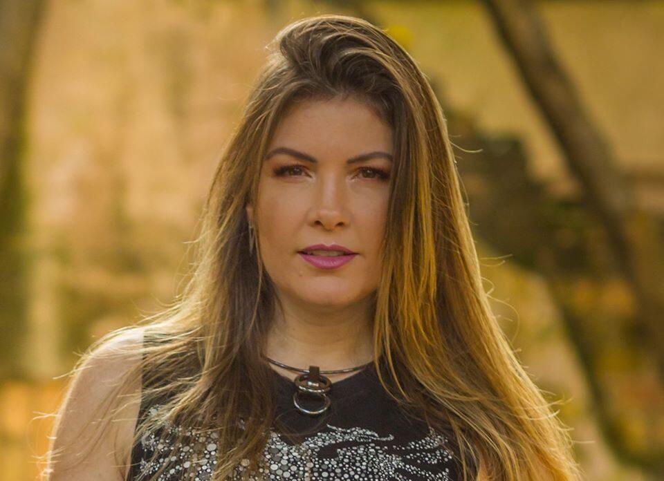 cantora lucyana villar fará live solidária