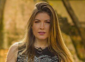 cantora lucyana villar fará live solidária