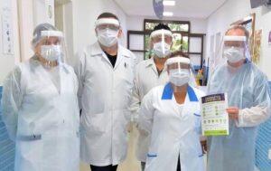 profissionais da saúde de barueri recebem 10 mil protetores faciais brasilgrafica
