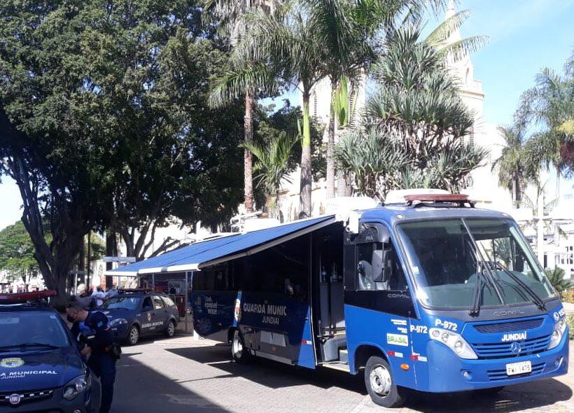 Embriagada, avó foge de Itapevi sem rumo com os netos, de 7 e 10 anos