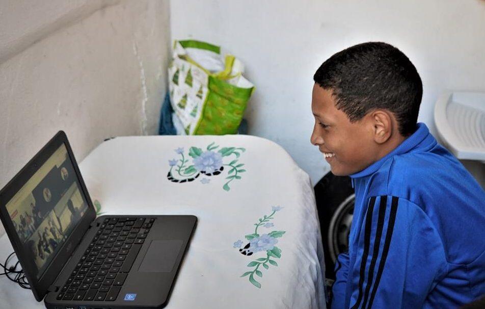 Mais de 2 mil alunos de Barueri vão receber computador e internet grátis em casa