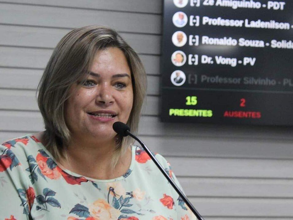 Neia Costa Carapicuíba