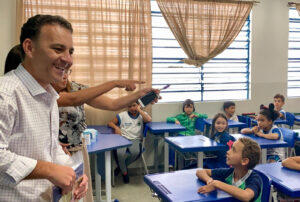 escola rede municipal cotia