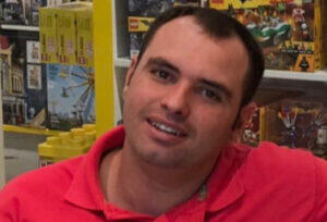 Rapaz com deficiência intelectual sai para dar uma volta no condomínio e desaparece em Santana de Parnaíba