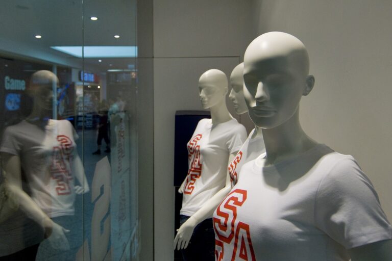 Lojas do Continental Shopping oferecem desconto de até 50% na Black Friday brasileira