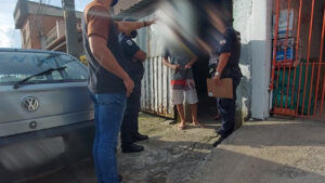 gcm de itapevi resgata menina autista que sofria maus tratos