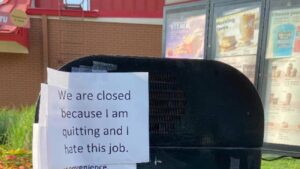 funcionário se demite mcdonalds e bilhete viraliza (1)