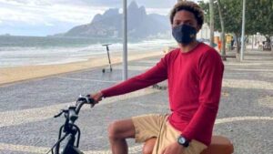 jovem negro acusado de roubar bicicleta (1)