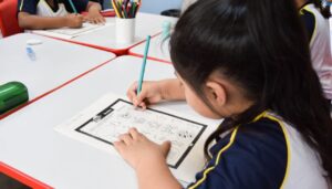 escola aulas presenciais carapicuíba