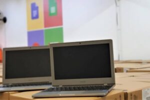 escolas barueri computadores chromebook